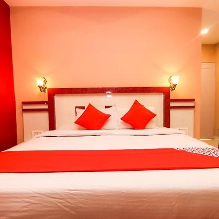 Oyo 10709 Hotel Sbt Visakhapatnam Exteriör bild