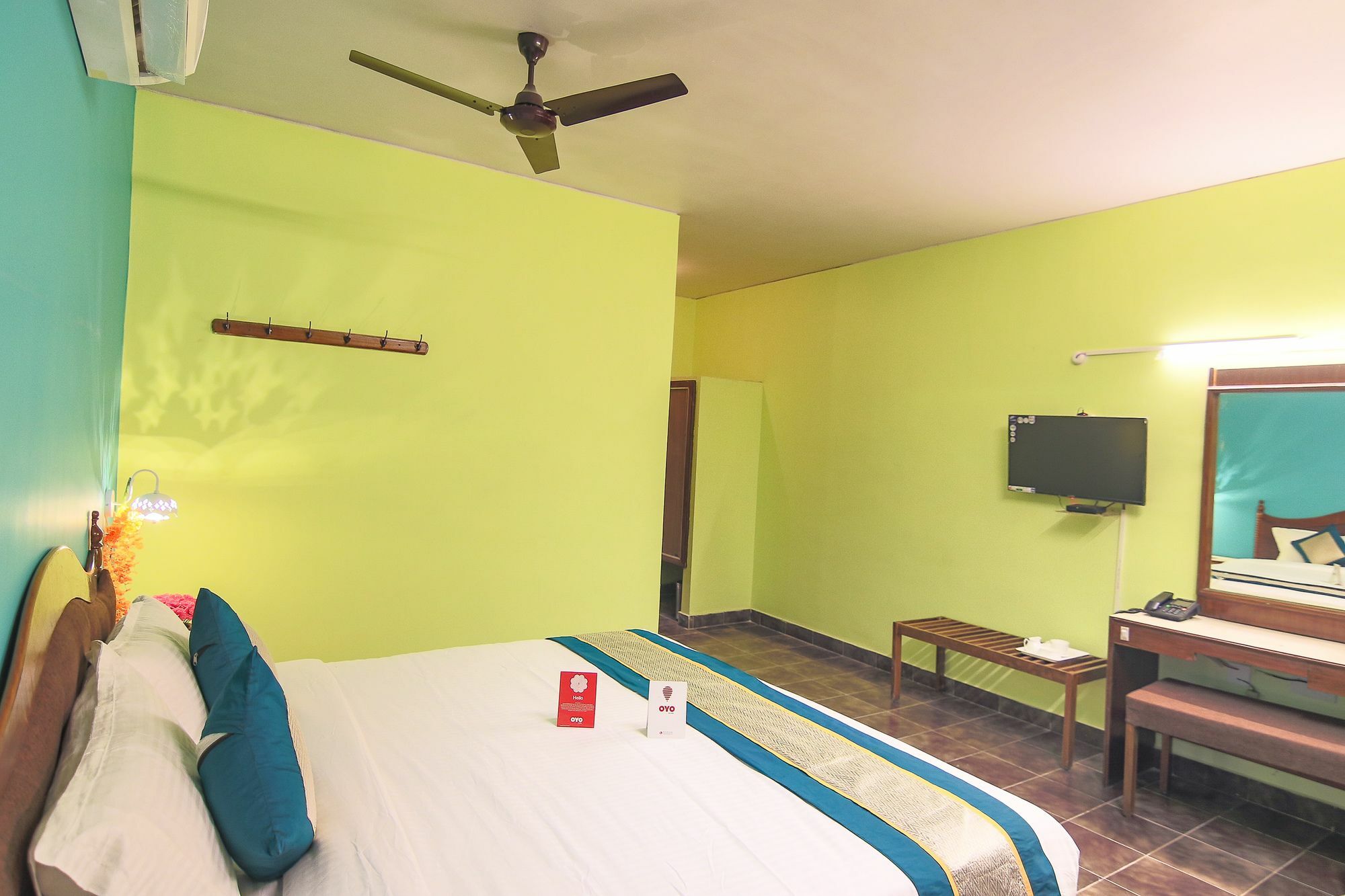 Oyo 10709 Hotel Sbt Visakhapatnam Exteriör bild