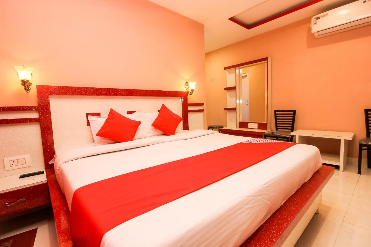 Oyo 10709 Hotel Sbt Visakhapatnam Exteriör bild