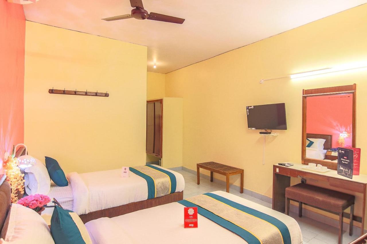 Oyo 10709 Hotel Sbt Visakhapatnam Exteriör bild