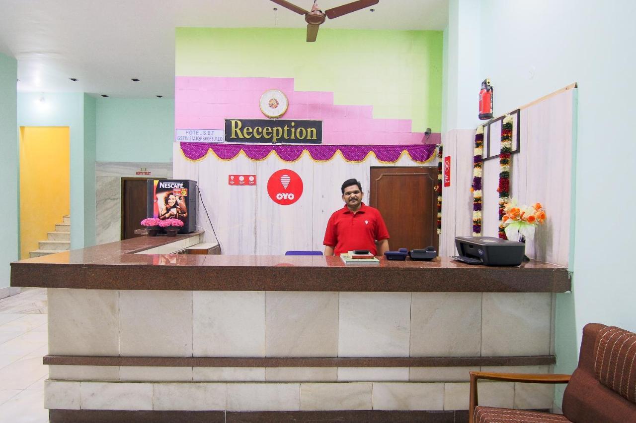 Oyo 10709 Hotel Sbt Visakhapatnam Exteriör bild