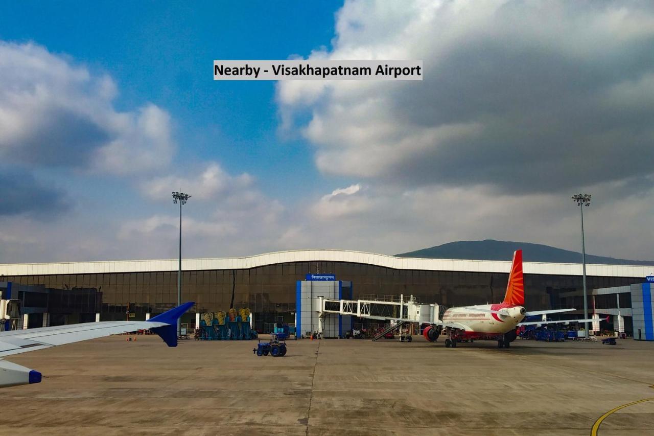 Oyo 10709 Hotel Sbt Visakhapatnam Exteriör bild